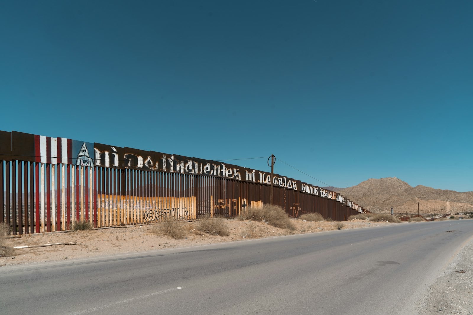 Pedestrians approaching the San Ysidro border crossing between San Diego and Tijuana